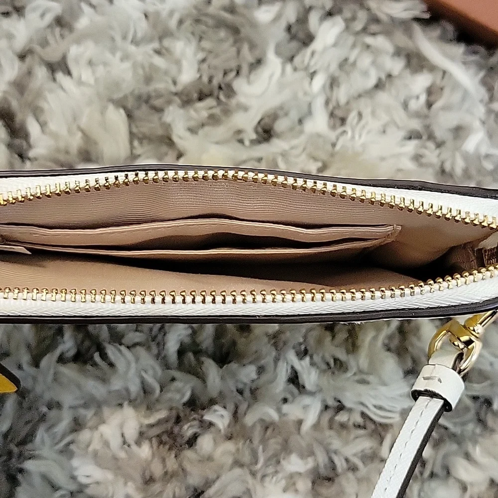 Coach Wristlet - Picture 6 of 8